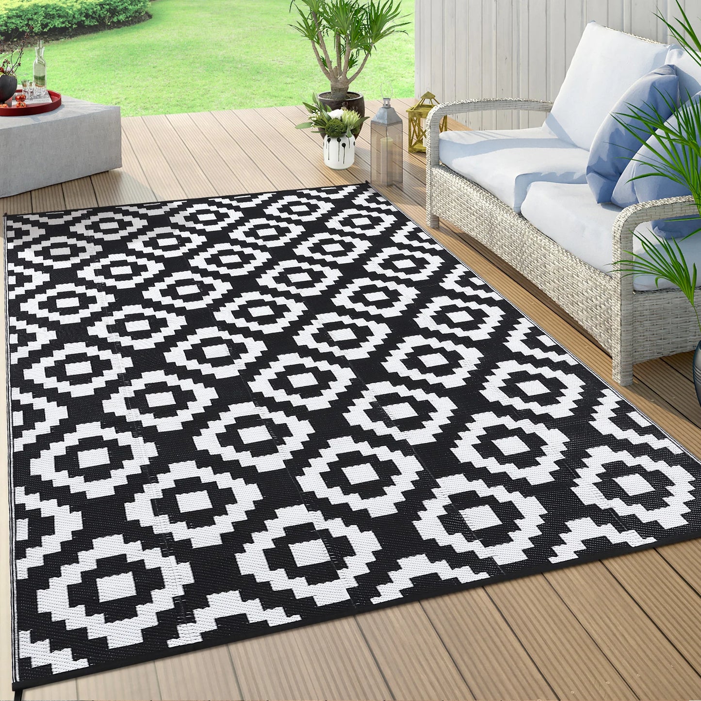Studyset Outdoor Geometric Plastic Straw Rug Waterproof Patio Mat